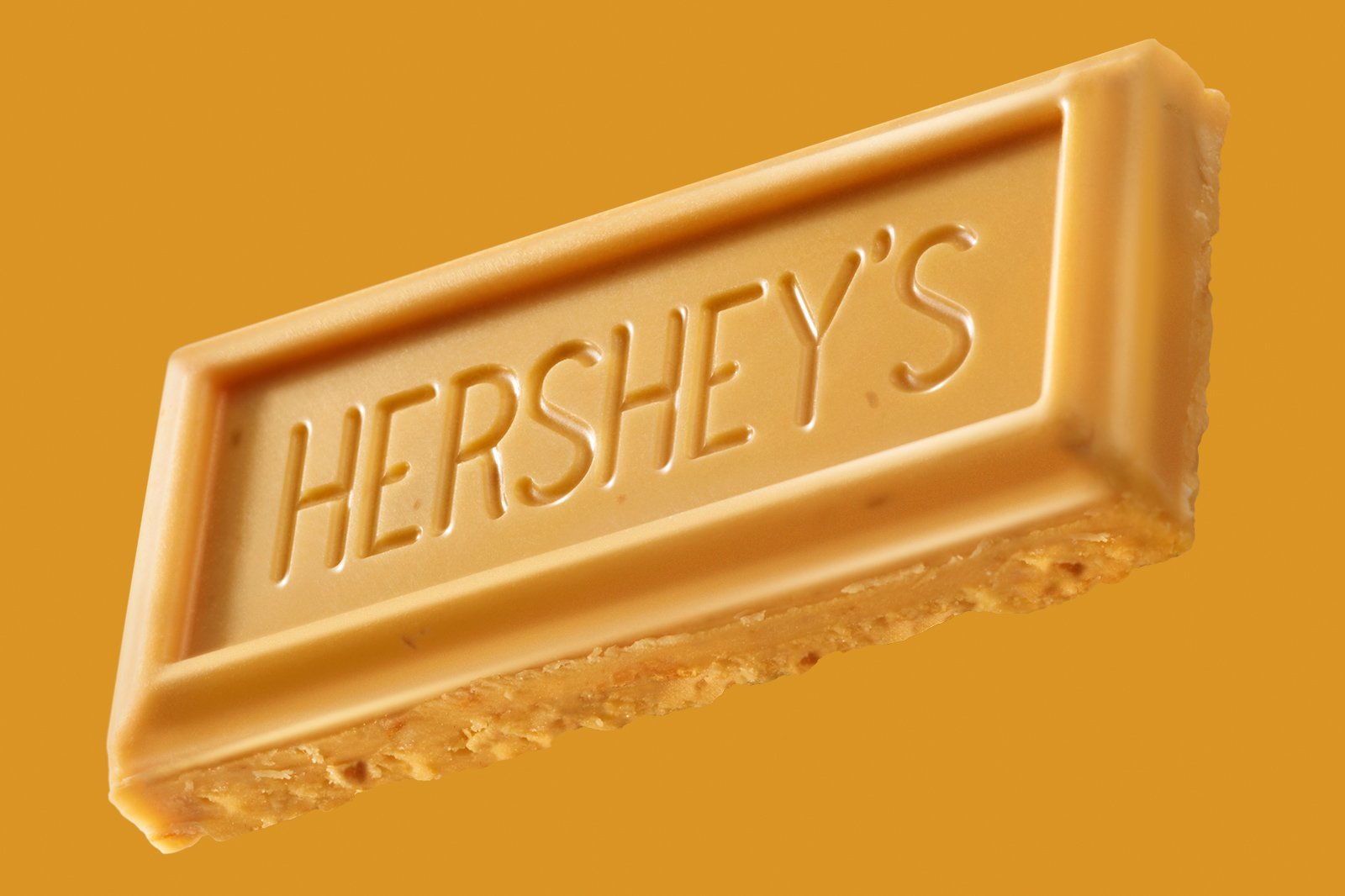 Retouching | Hershey's Pretzel Peanut Chocolate After Image